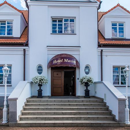 Hotel Maxim Квидзын Экстерьер фото