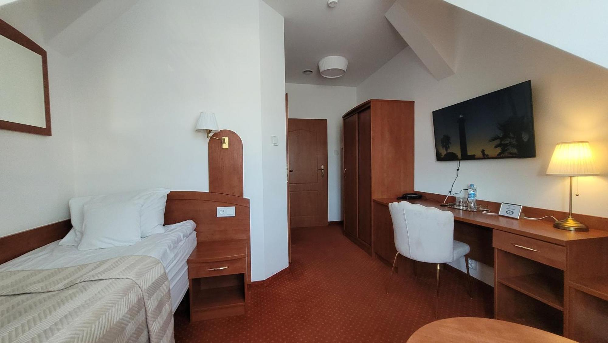 Hotel Maxim Квидзын Экстерьер фото