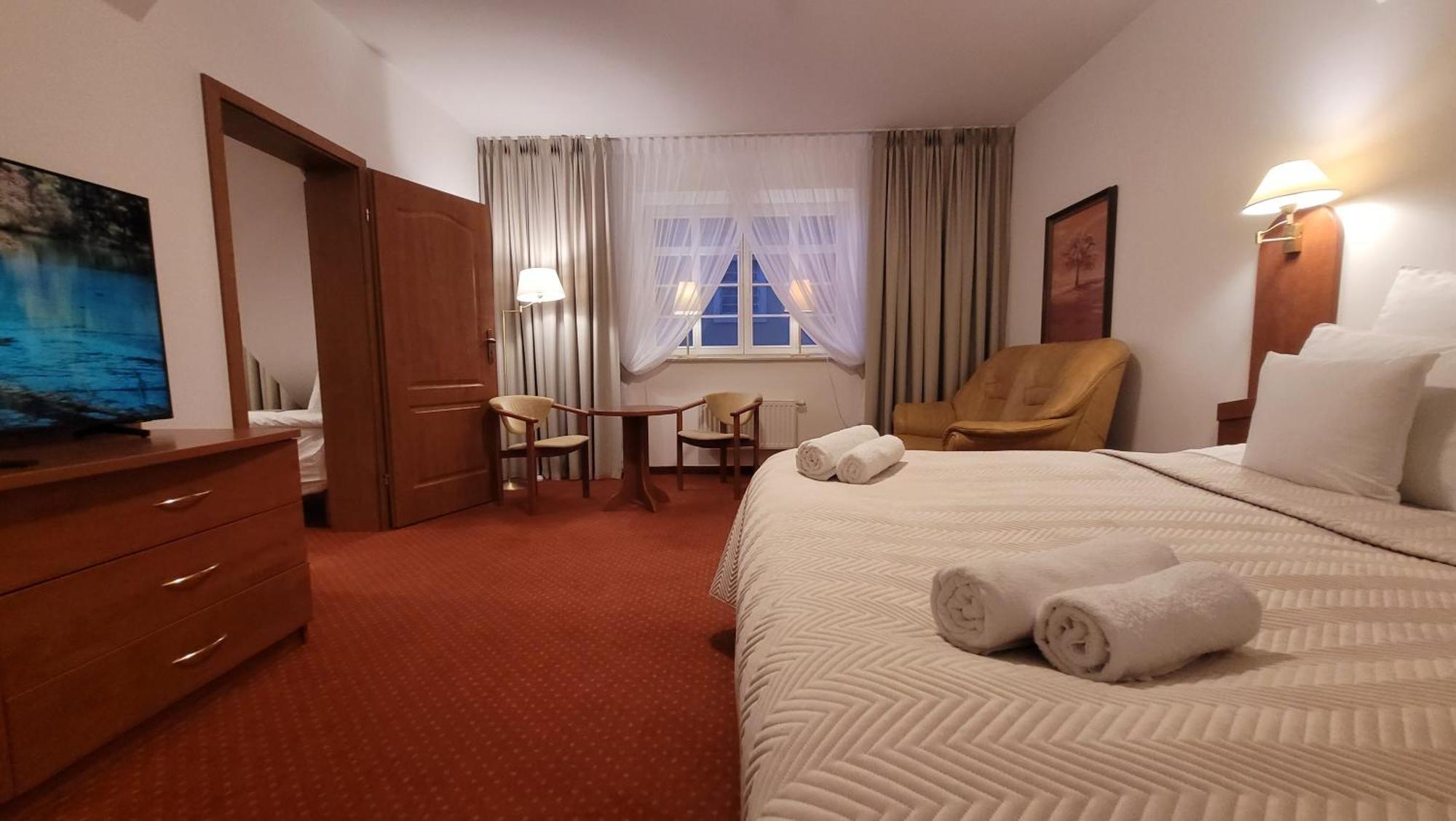 Hotel Maxim Квидзын Экстерьер фото