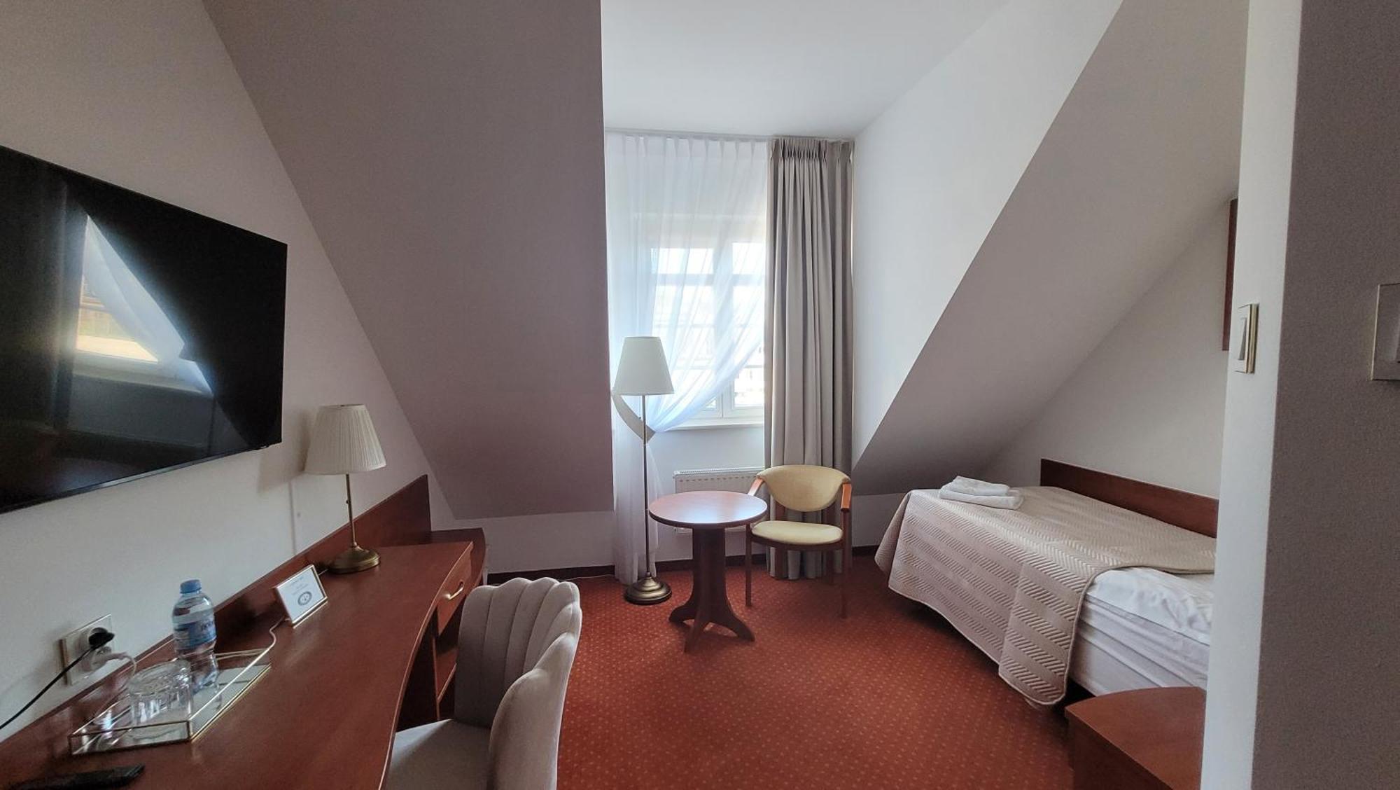 Hotel Maxim Квидзын Экстерьер фото
