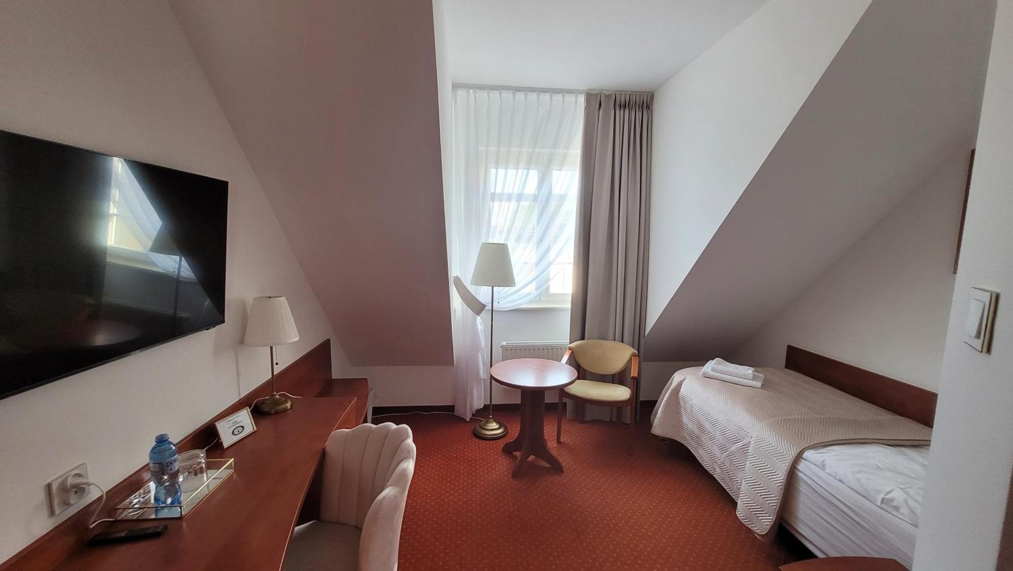 Hotel Maxim Квидзын Экстерьер фото