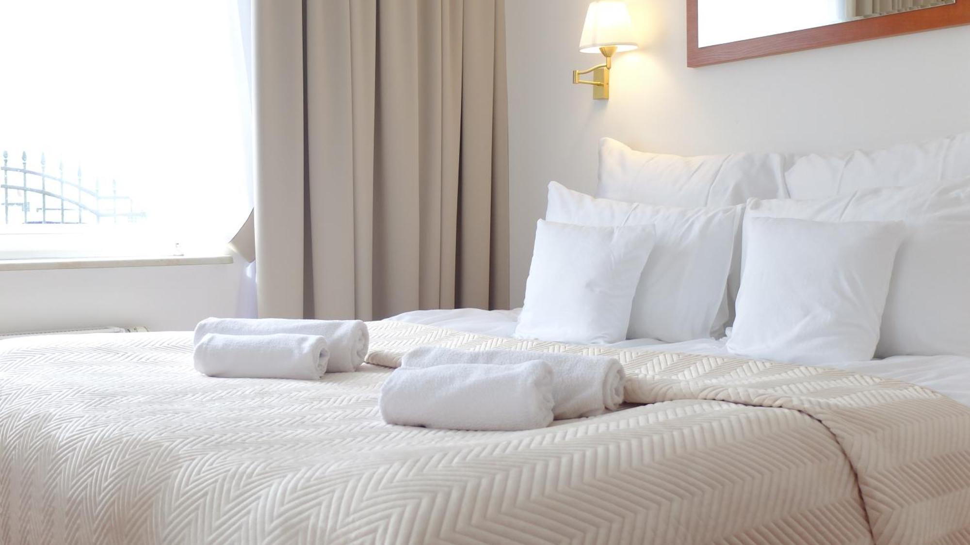 Hotel Maxim Квидзын Экстерьер фото
