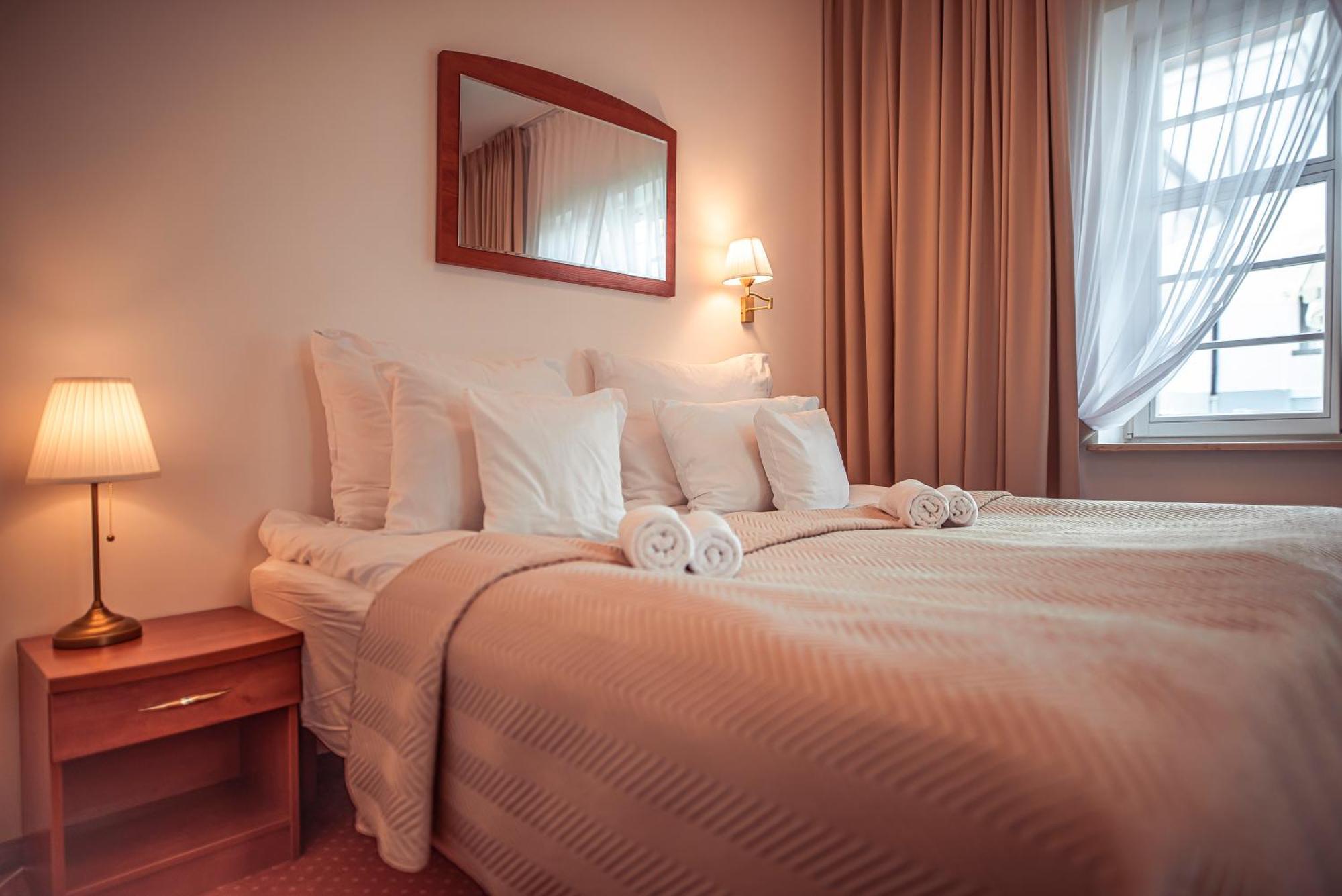 Hotel Maxim Квидзын Экстерьер фото