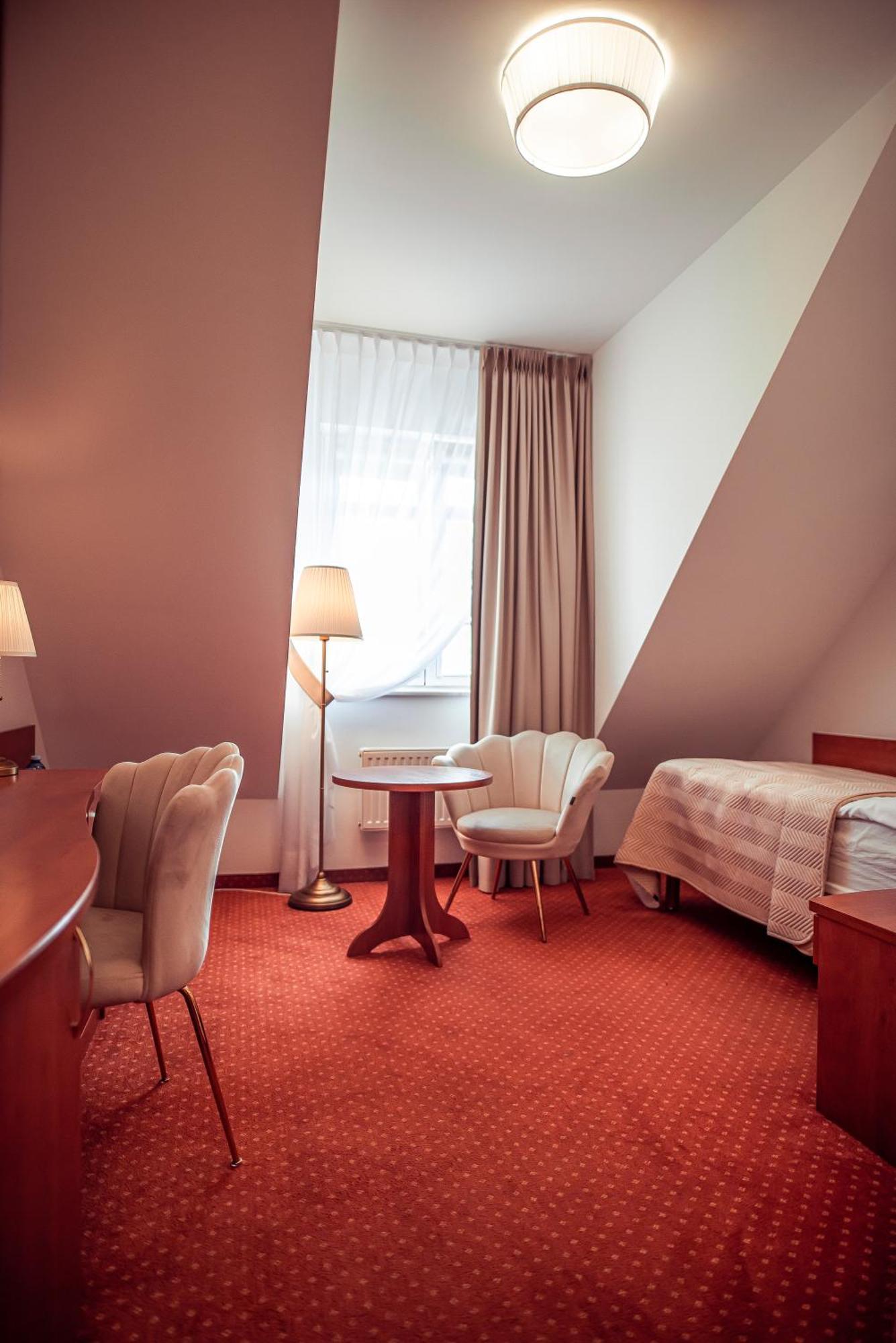 Hotel Maxim Квидзын Экстерьер фото