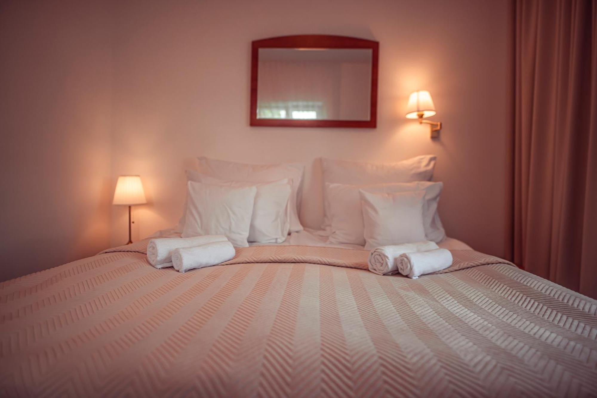 Hotel Maxim Квидзын Экстерьер фото