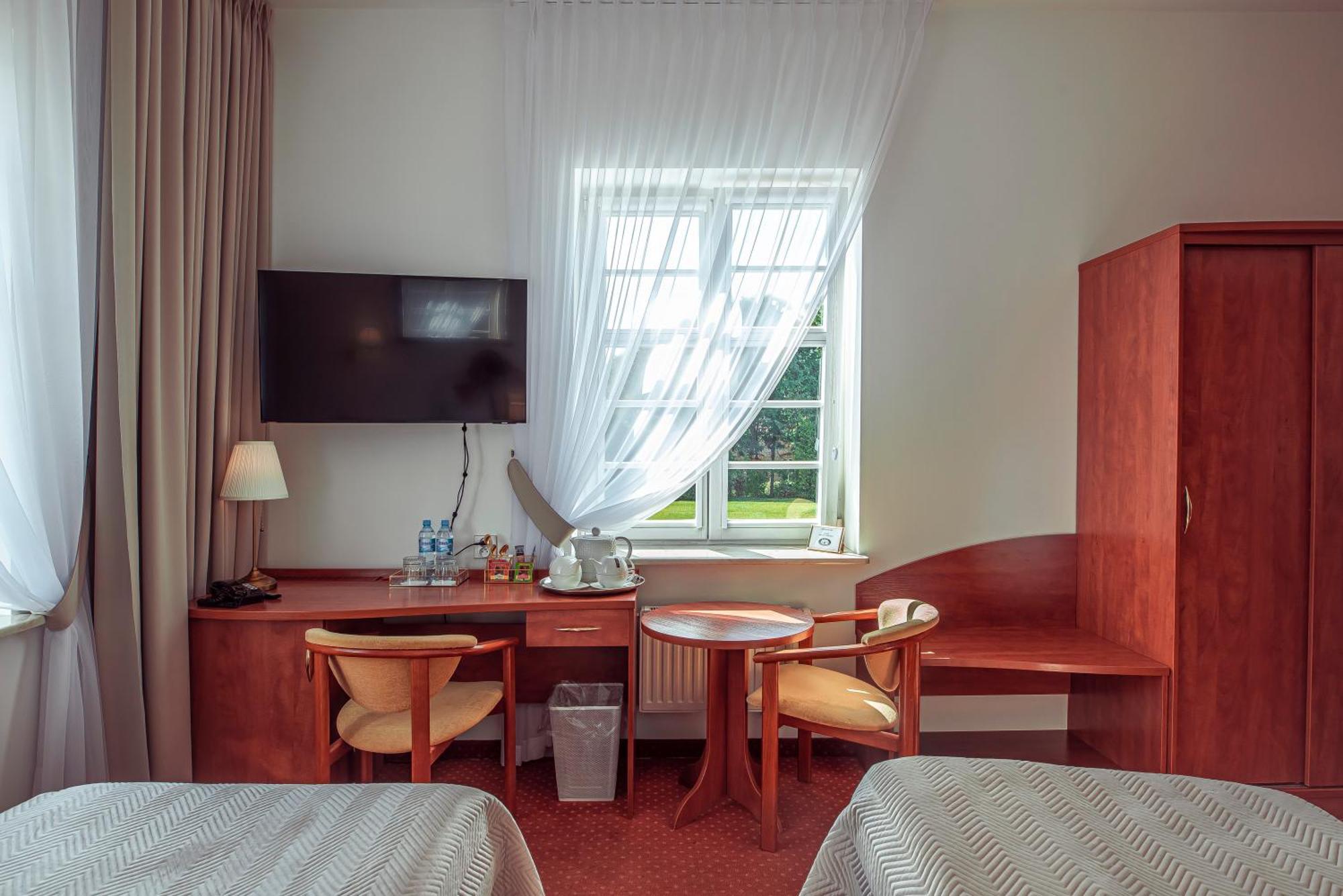 Hotel Maxim Квидзын Экстерьер фото